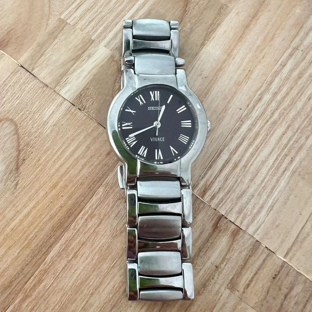 Seiko vivace ladies black dial stainless steel dress watch NEW BATTERY